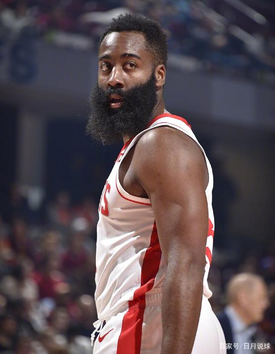 鲁尼：我爱逛廉价商店，买咖喱味方便面和薯片吃