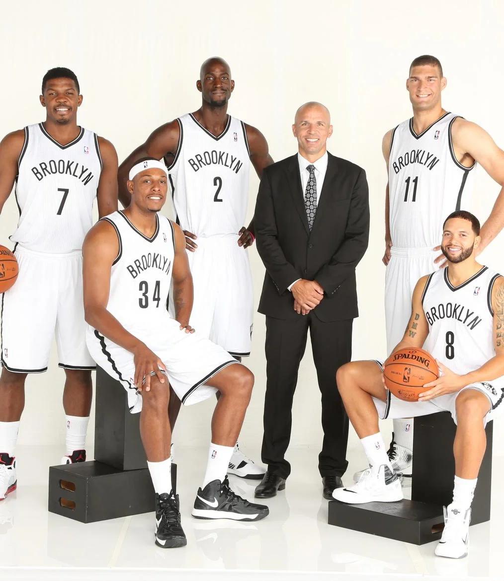 马刺和火箭，打造超级豪阵，谁更有机会交易得到字母哥