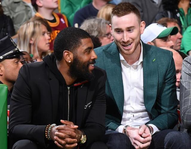 欧文连续助攻全队配合默契