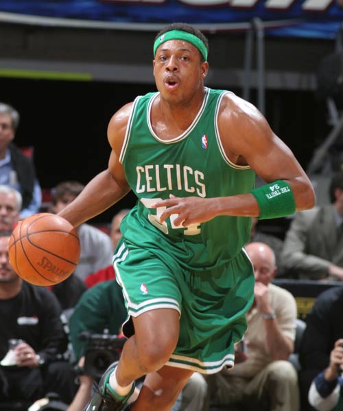 亚冠海港VS柔佛新山：3大外援出击，两大国足希望之星领衔，李圣龙冲锋