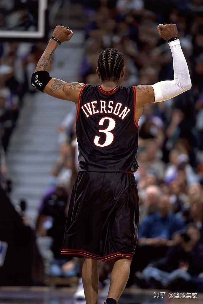 慎入，尼日利亚超比赛中一球员被对方球迷冲进场内割喉