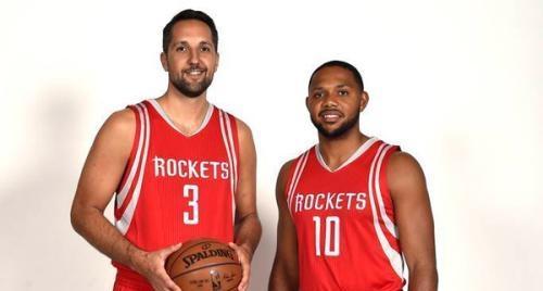 他终于迎来属于自己的夜晚