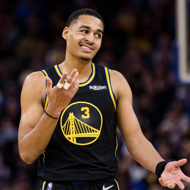 队友为他让球点，暖心瞬间