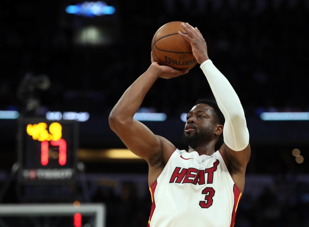 拜仁总监聊卡尔对比梅西：梅西是能想到的最夸张的比较对象！