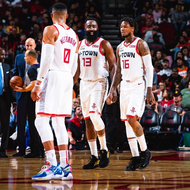 八村塁：看到浓眉身穿蓝色球衣而不是黄色，我还是会感觉奇怪