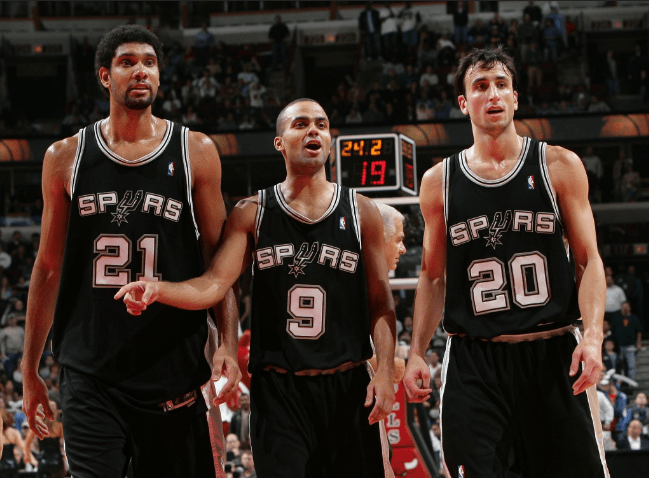 利雅得胜利vs费哈：C罗领衔，马内、菲利克斯、科曼首发